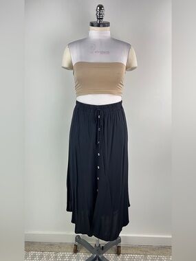 💚 3572. Black Button-Front Midi Skirt